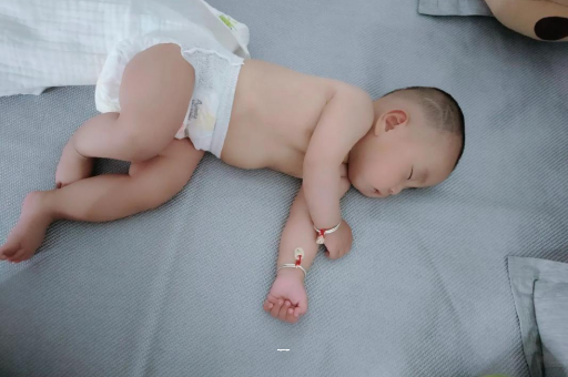 丰城宝宝放臭屁是什么原因